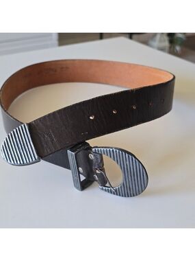 Vintage Caleche statement leather color black